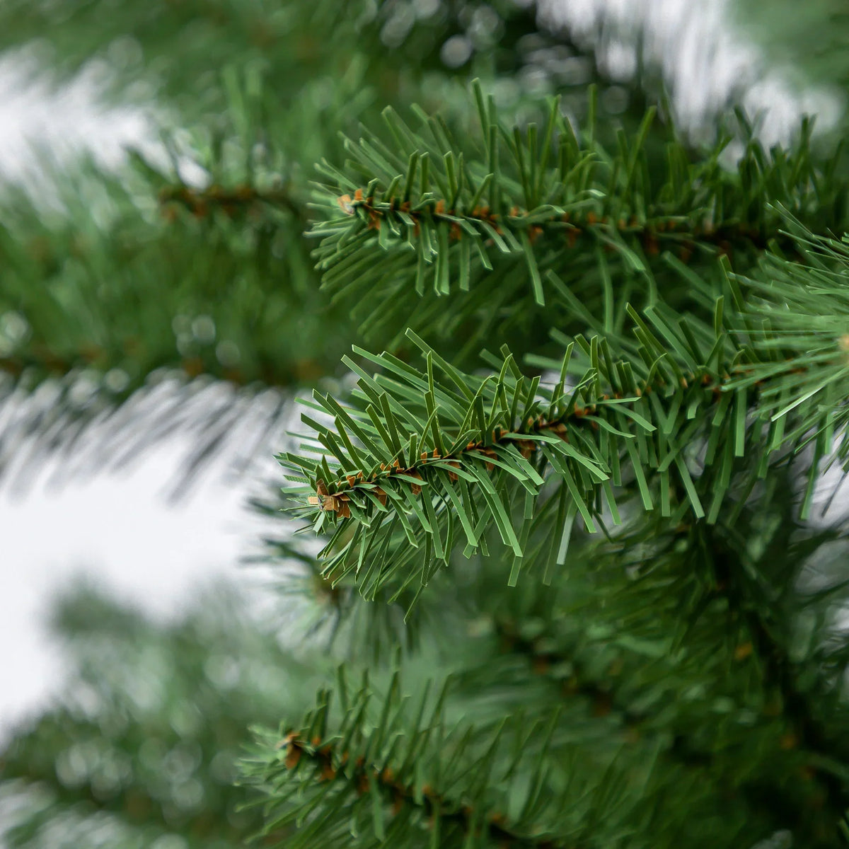 Green Artificial Christmas Tree 6' Wesley Pine
