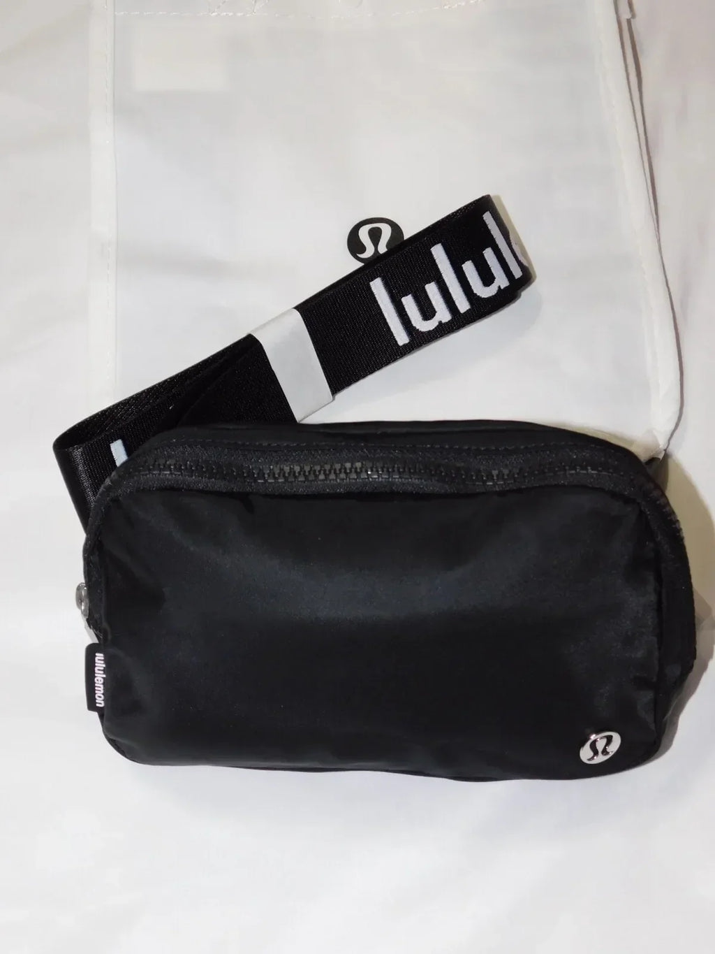 Lululemon Belt Bag Everywhere with TAGS - PHOTON